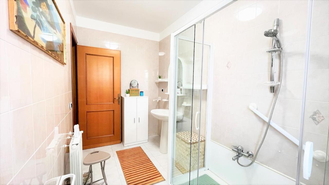 Bougainvillea Home - Ospedale Policlinico Монсерато Екстериор снимка